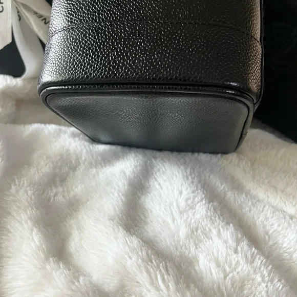 Chanel Vanity Bag - Picture 8 of 11